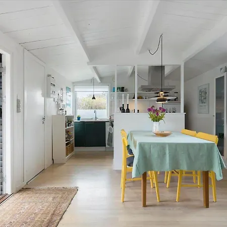 6729-allinge-paeretraesvej-8 * Allinge-Sandvig