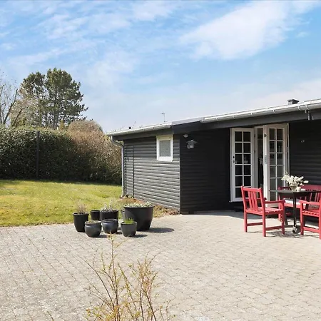 6729-allinge-paeretraesvej-8 *